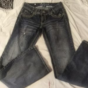 Amethist distressed jeans with nice detail on b
